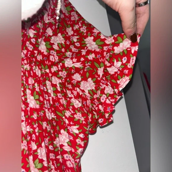 Plus size floral tiered dress - Picture 2 of 5